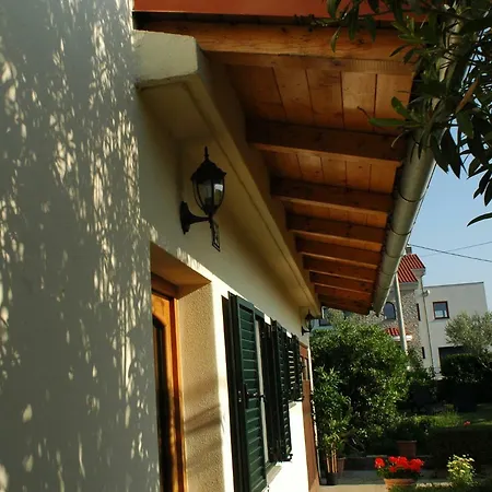 וילה House Mare